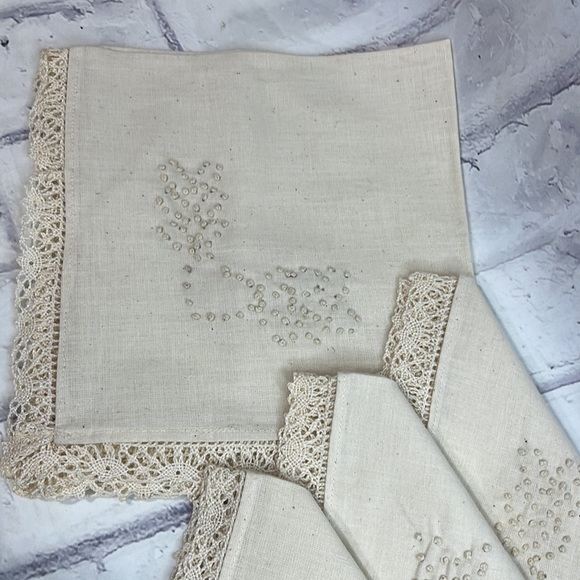 Linen Napkins Set of 4 Crochet Lace Trim Swiss Dot Embroidery Country Pattern - Picture 3 of 9